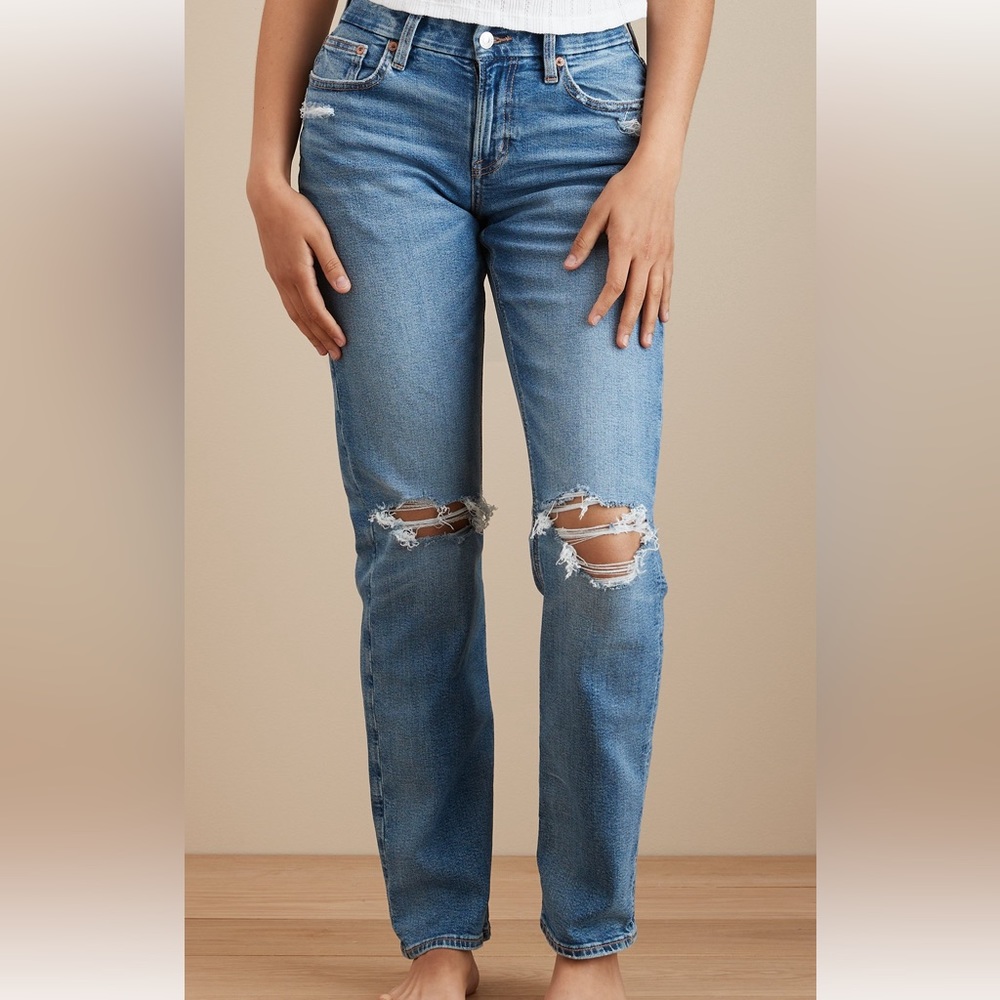 AE Stretch Curvy Ripped Straight Jean